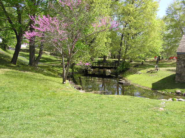 06photos34.jpg - 81871 Bytes