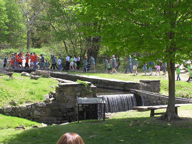 06photos36.jpg - 81160 Bytes